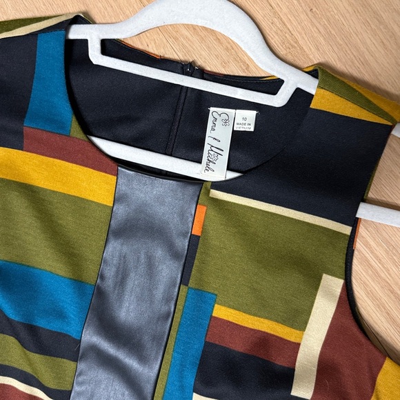 Colorful Geometric Pattern Dress - Picture 3 of 5